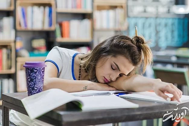 چرا موقع درس خوندن خوابم میگیره خواب آلودگی هنگام مطالعه